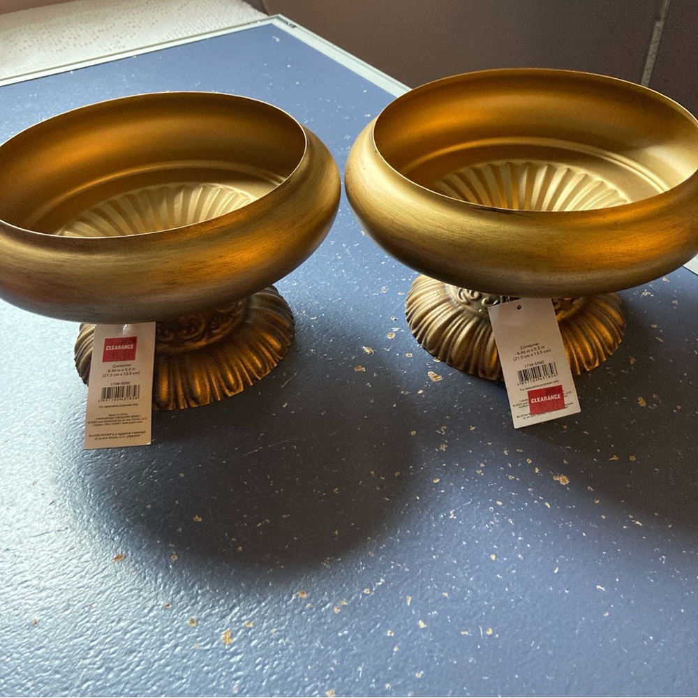 Elegant Gold Decorative Vases